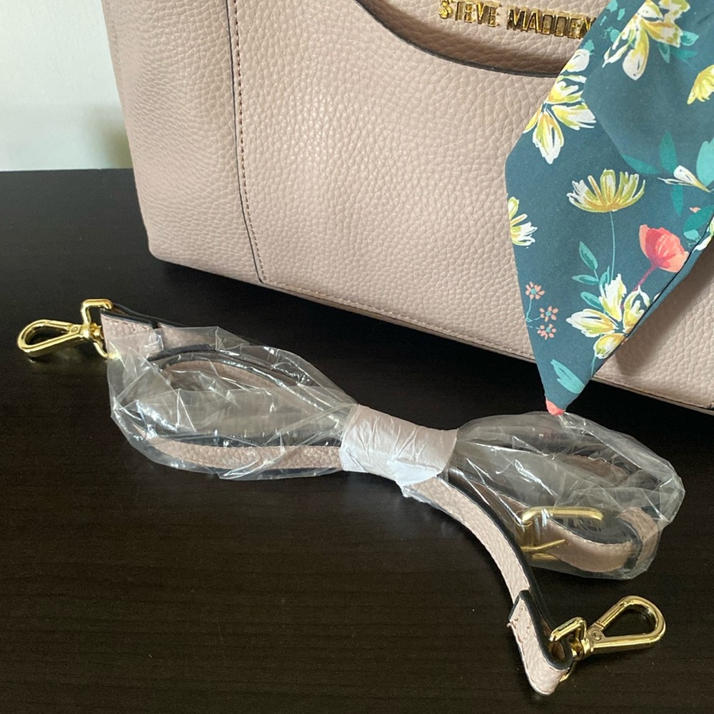 Steve Madden BParker Bag w/Scarf - Picture 5 of 12